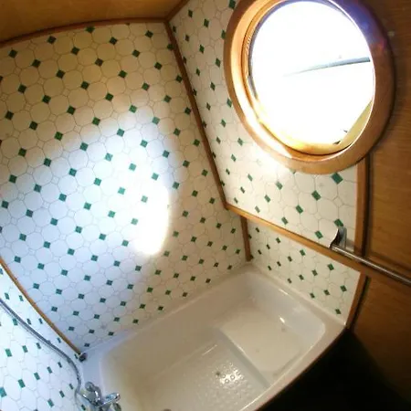 Péniche Poompui Hotel en barco *