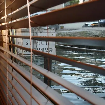 Péniche Poompui Hotel en barco